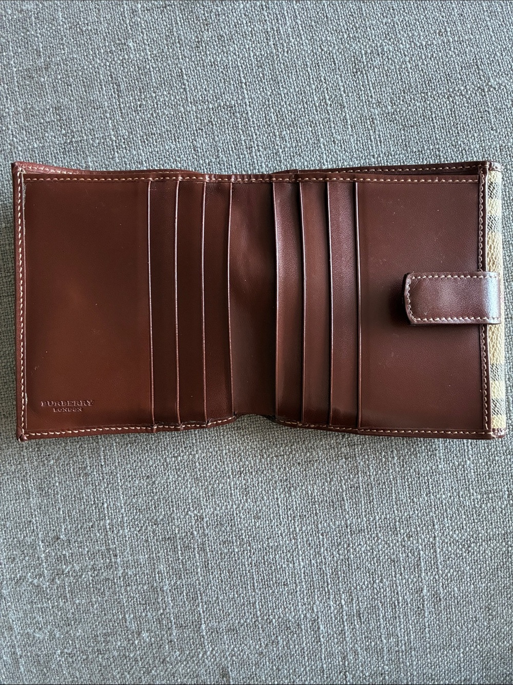 Authentic Burberry Haymarket Embossed Bi-Fold Wallet - Picture 4 of 6